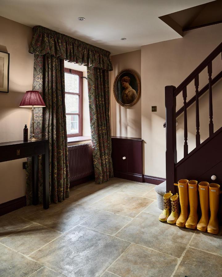 Townhouse Suites- Abbey Row 马姆斯伯里 外观 照片