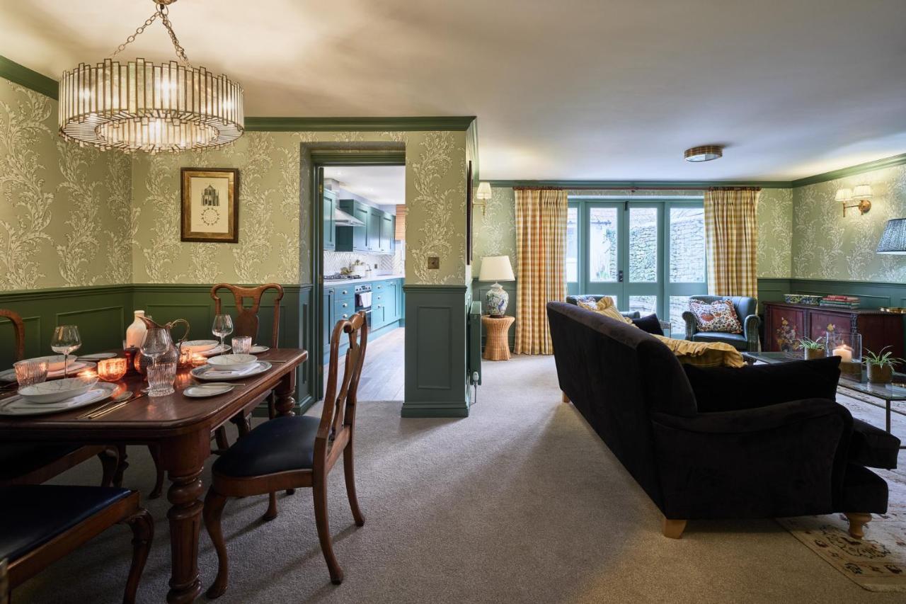 Townhouse Suites- Abbey Row 马姆斯伯里 外观 照片