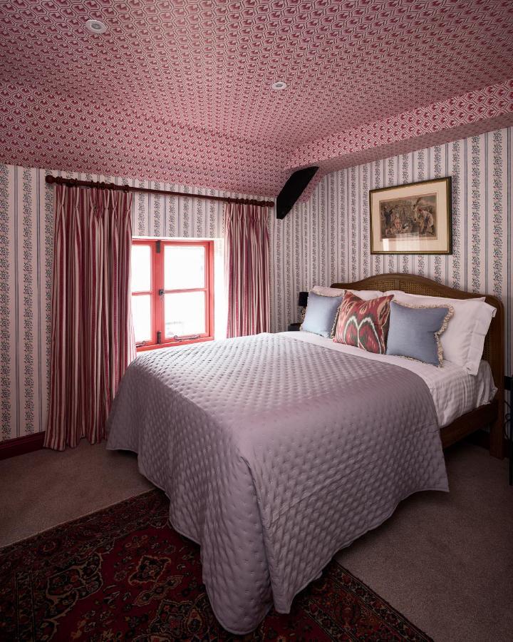 Townhouse Suites- Abbey Row 马姆斯伯里 外观 照片