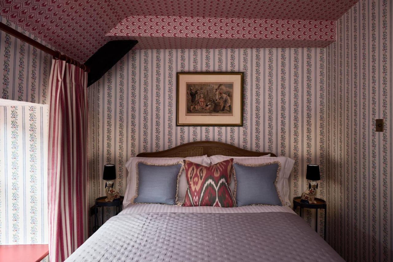 Townhouse Suites- Abbey Row 马姆斯伯里 外观 照片