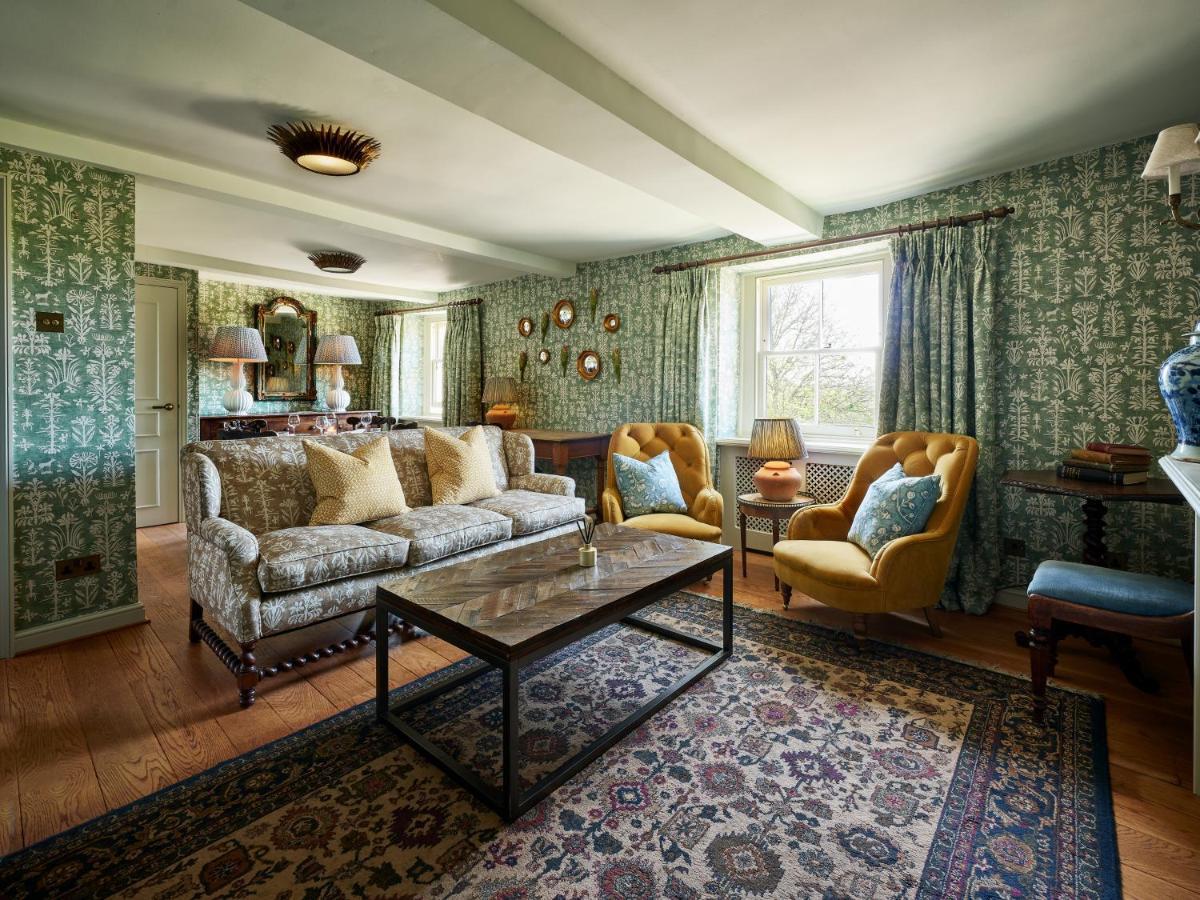 Townhouse Suites- Abbey Row 马姆斯伯里 外观 照片