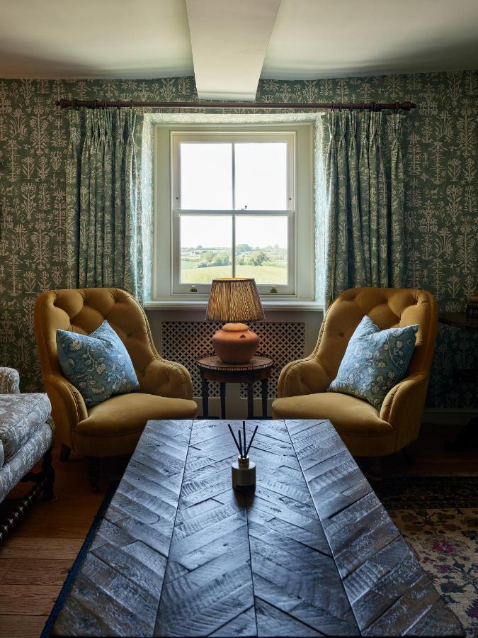 Townhouse Suites- Abbey Row 马姆斯伯里 外观 照片