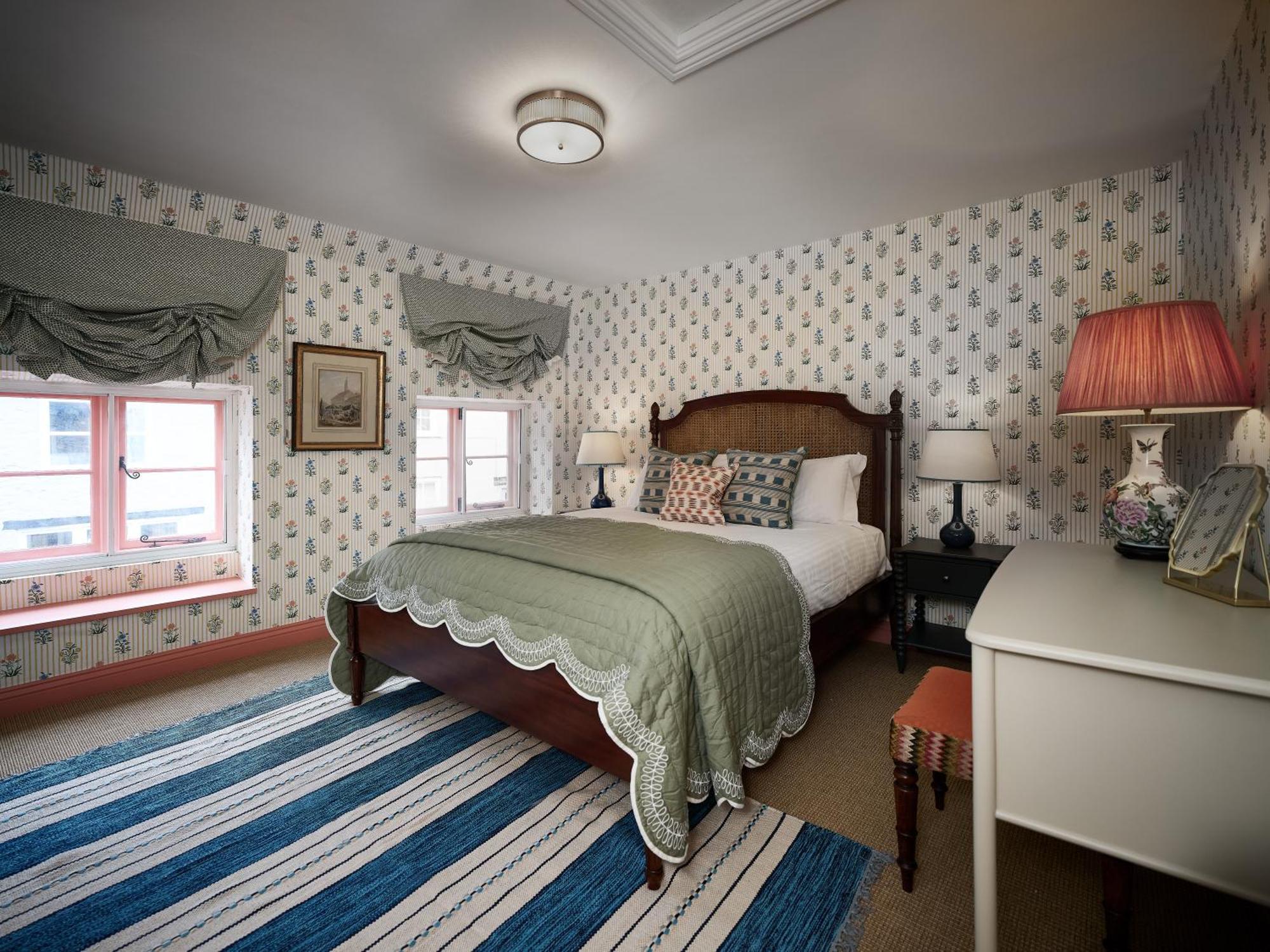Townhouse Suites- Abbey Row 马姆斯伯里 外观 照片
