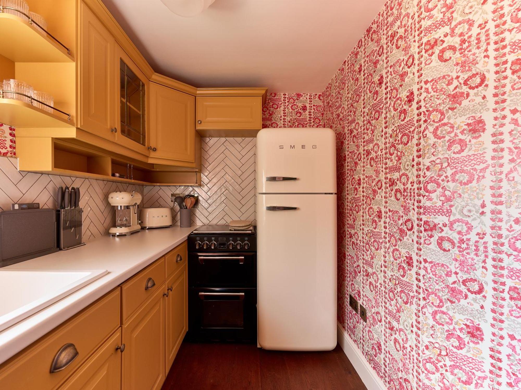 Townhouse Suites- Abbey Row 马姆斯伯里 客房 照片